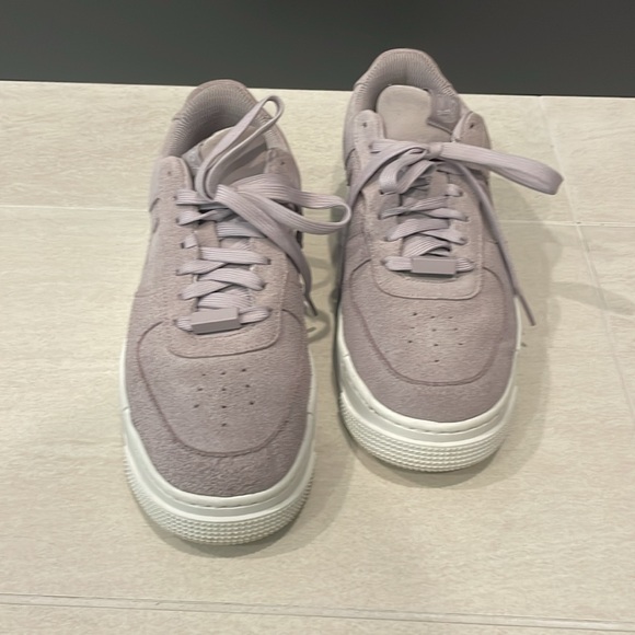 Nike Air Force One - Picture 2 of 4